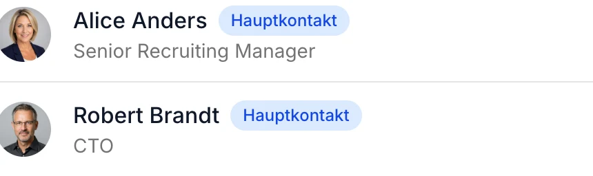Zwei Kontakte in Steerd, jeweils mit Foto, Name, Position und der Markierung Hauptkontakt